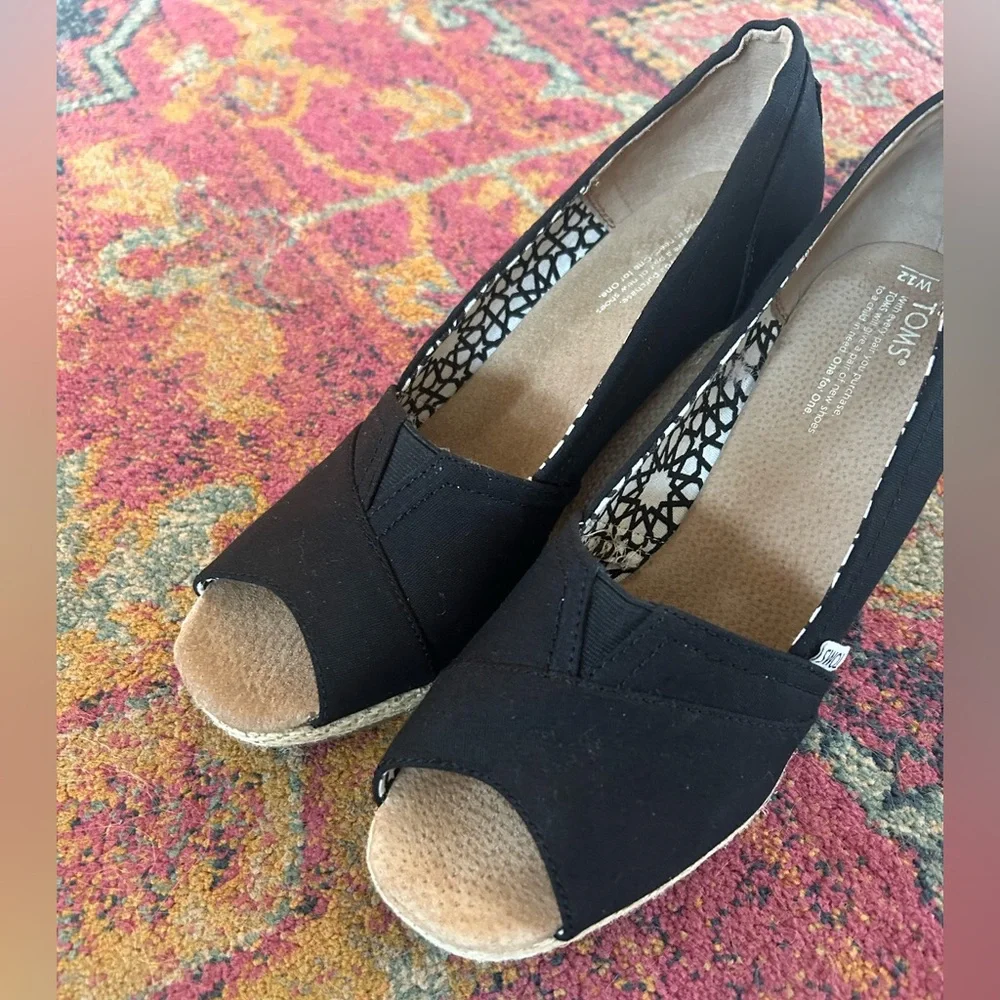 NWOT TOMS | Women’s Black Canvas Peep-Toe Michelle Wedge Espadrille Heels Sz 12